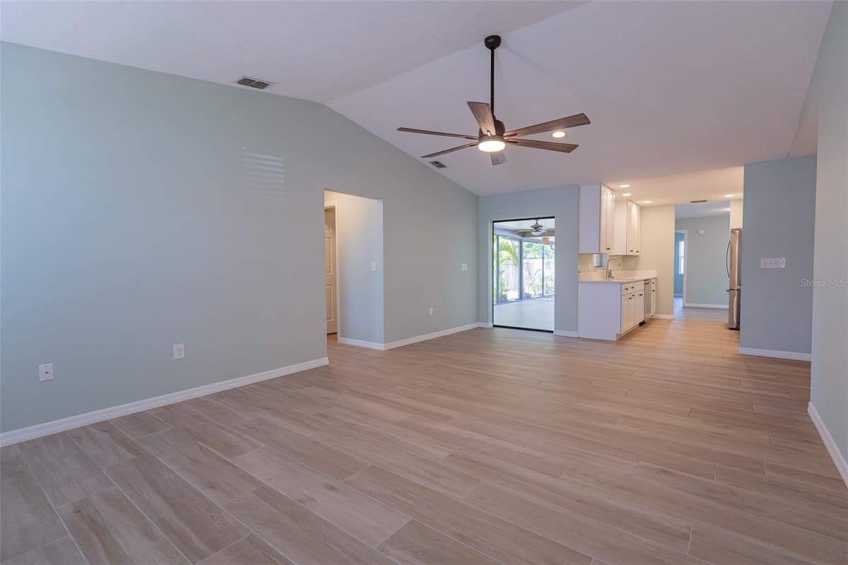 4005 17TH AVENUE — photo 31 of 40
