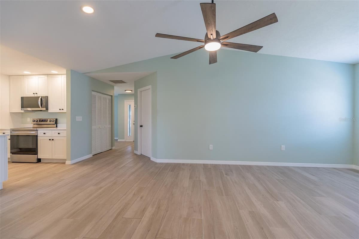 4005 17TH AVENUE — photo 9 of 40
