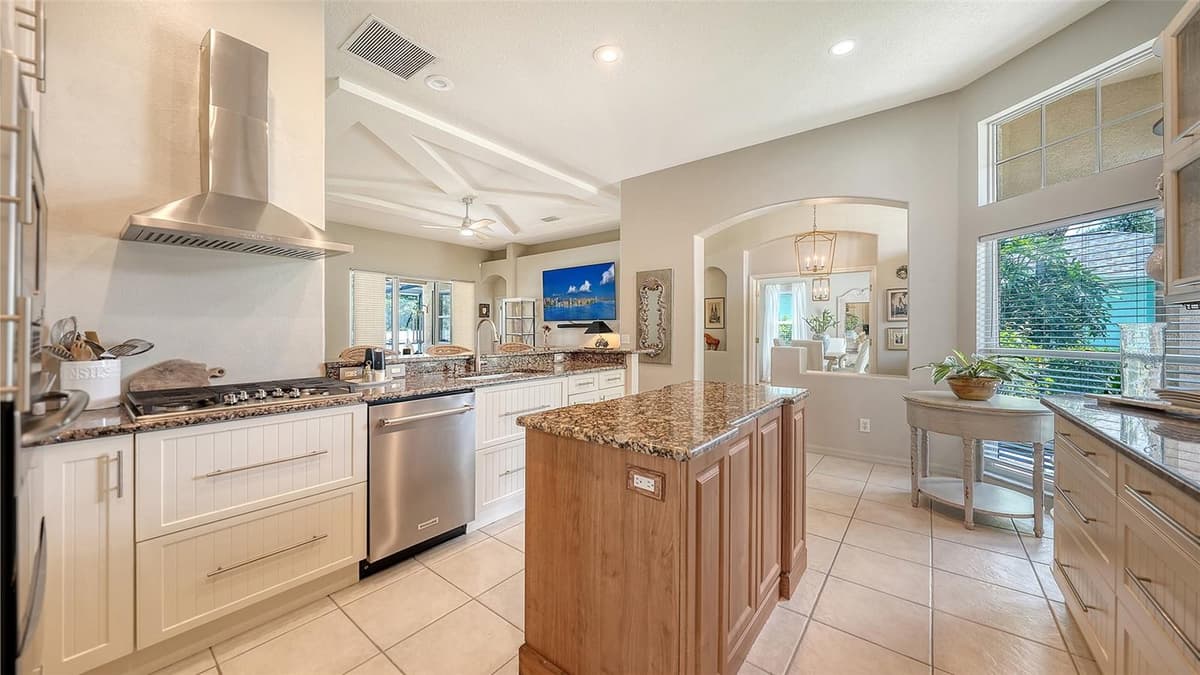 5122 CREEKSIDE TRAIL — photo 4 of 34