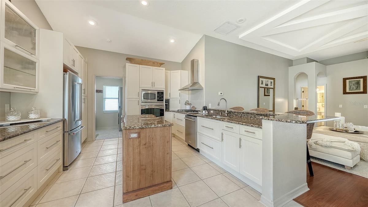 5122 CREEKSIDE TRAIL — photo 3 of 34