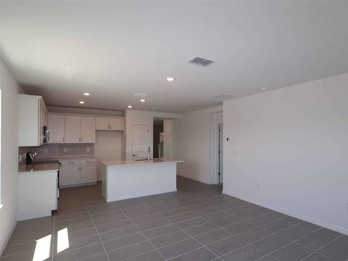 9014 OPTIMIST WAY — photo 3 of 14