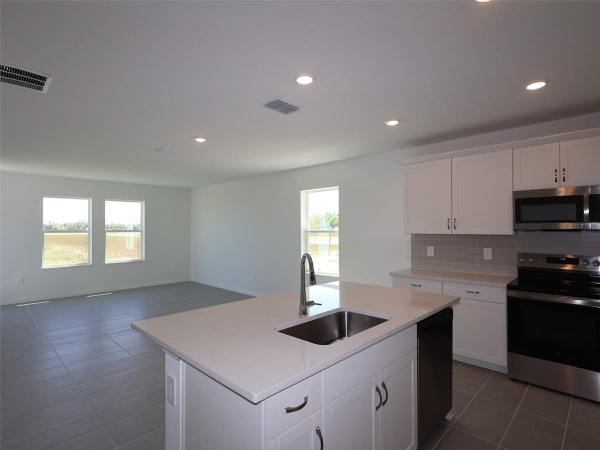 9014 OPTIMIST WAY — photo 4 of 14