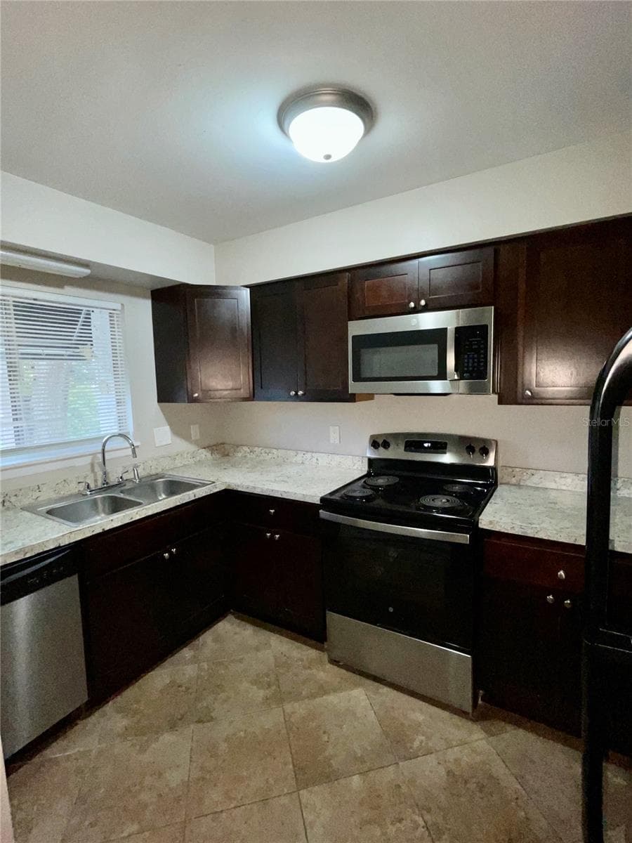 4263 SEMORAN BOULEVARD — photo 6 of 21
