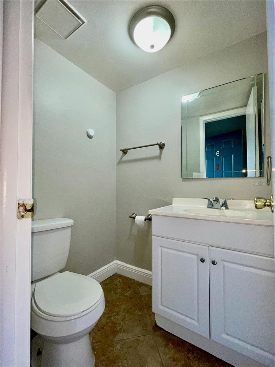 4263 SEMORAN BOULEVARD — photo 8 of 21