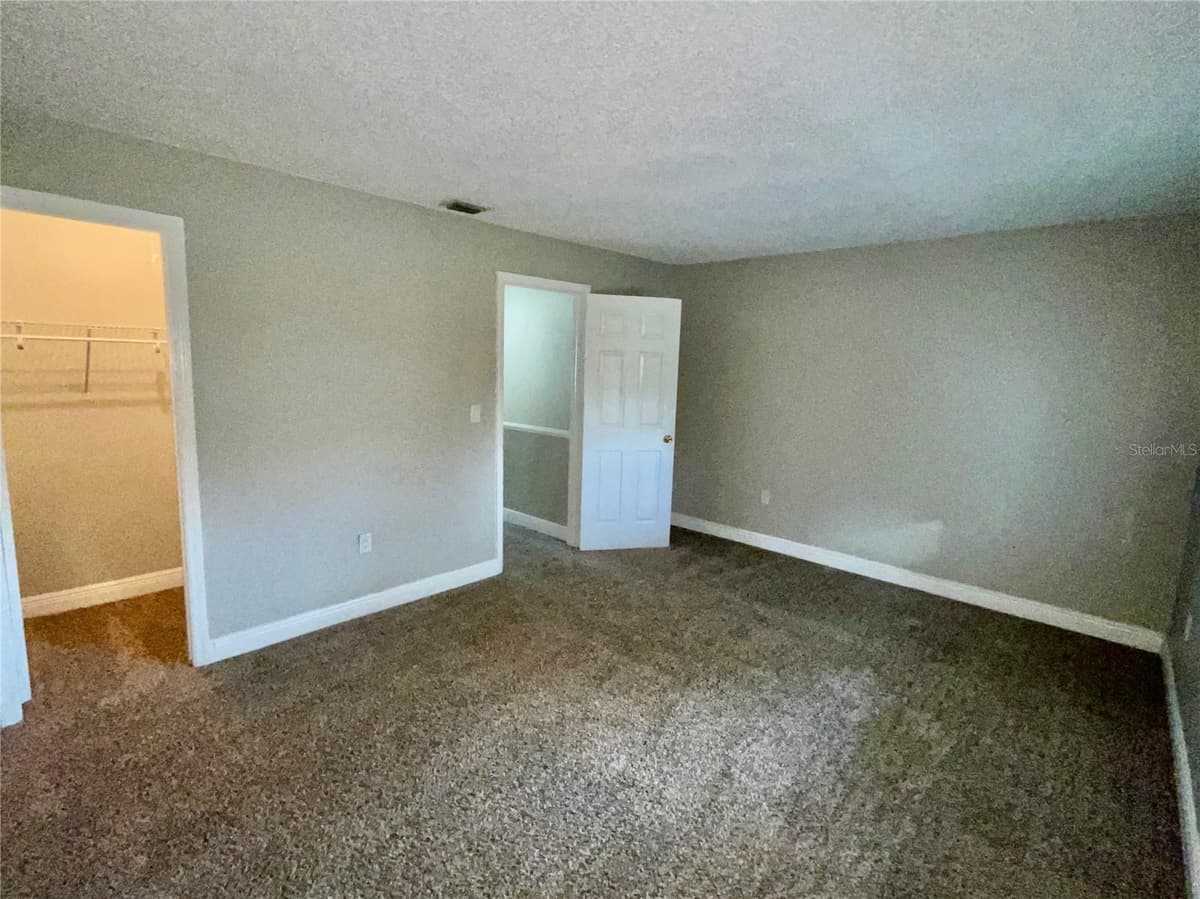 4263 SEMORAN BOULEVARD — photo 9 of 21