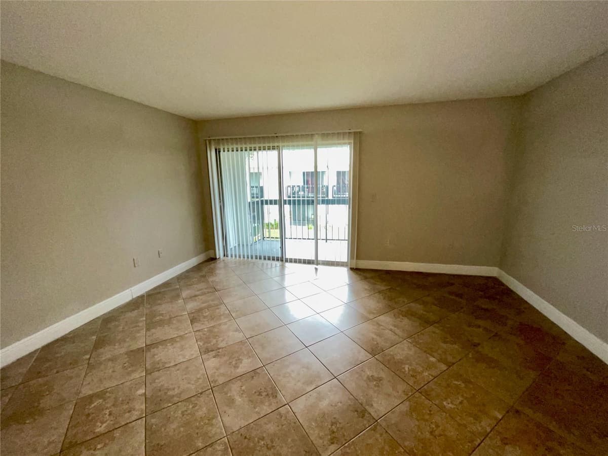 4263 SEMORAN BOULEVARD — photo 4 of 21
