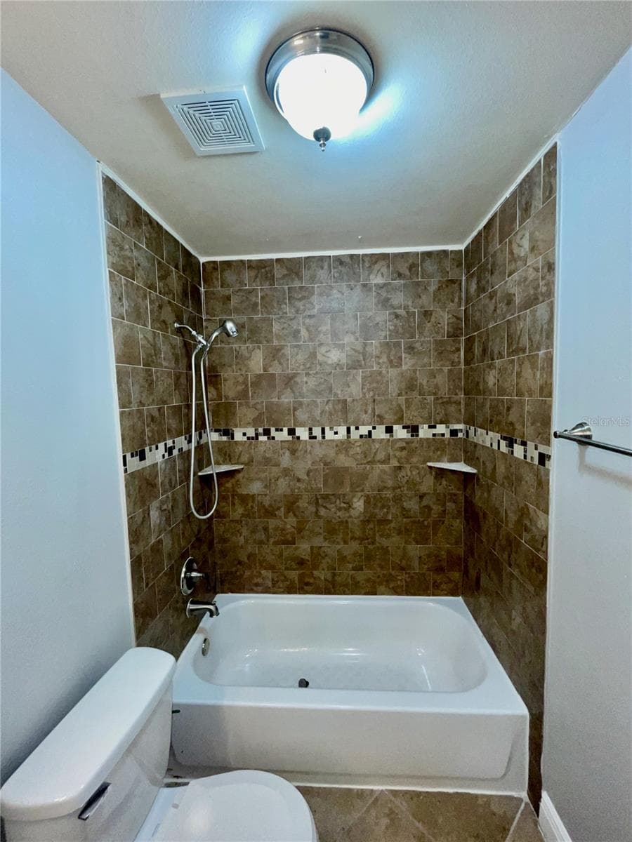 4263 SEMORAN BOULEVARD — photo 14 of 21