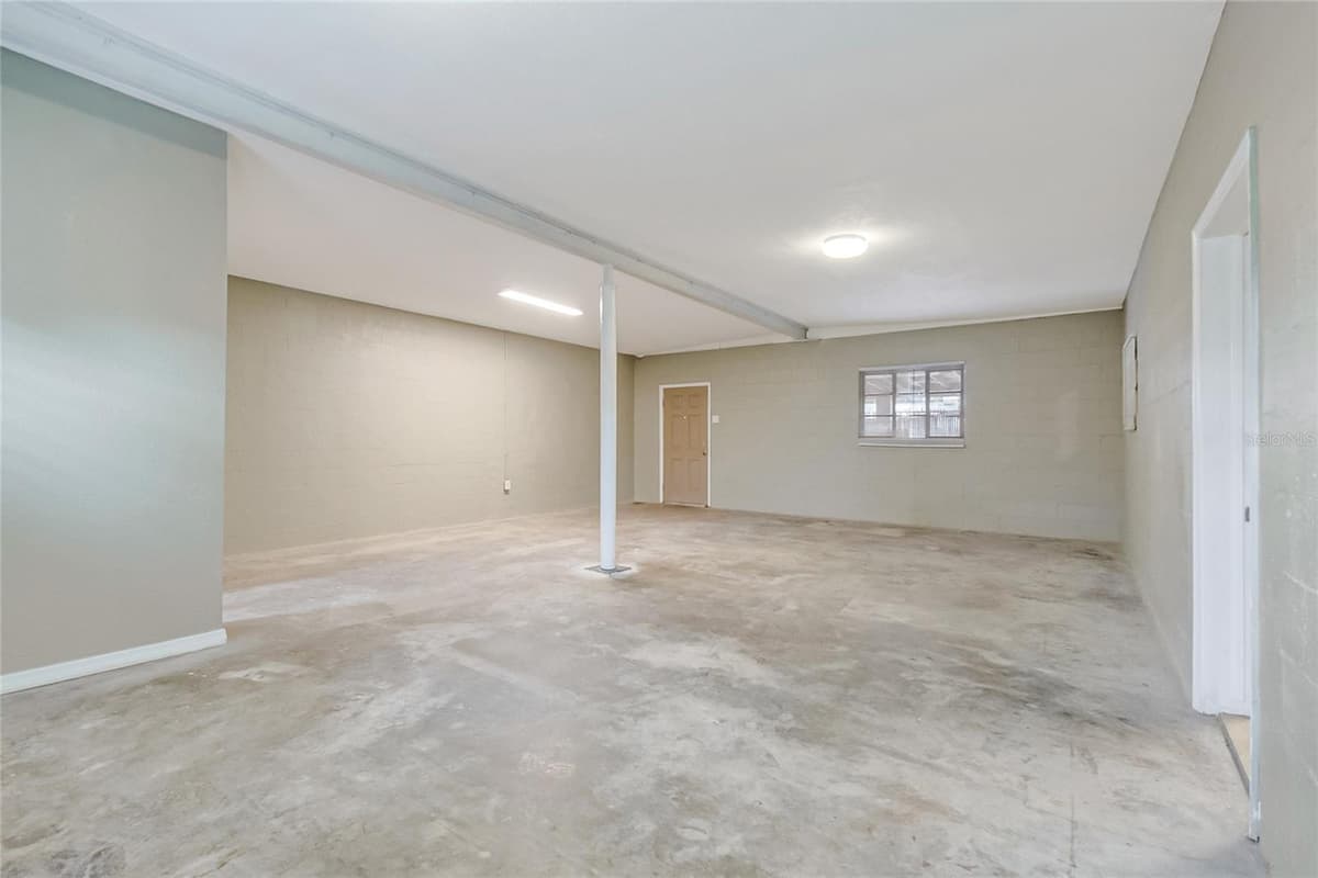 910 18TH STREET — photo 14 of 49