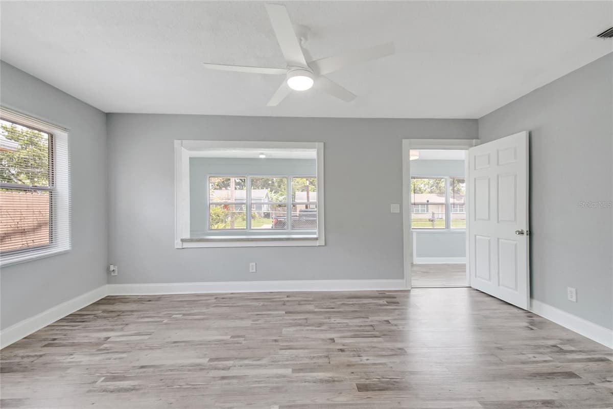 910 18TH STREET — photo 16 of 49