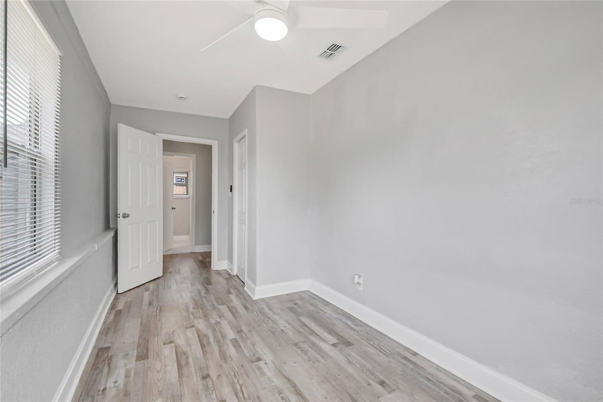 910 18TH STREET — photo 33 of 49