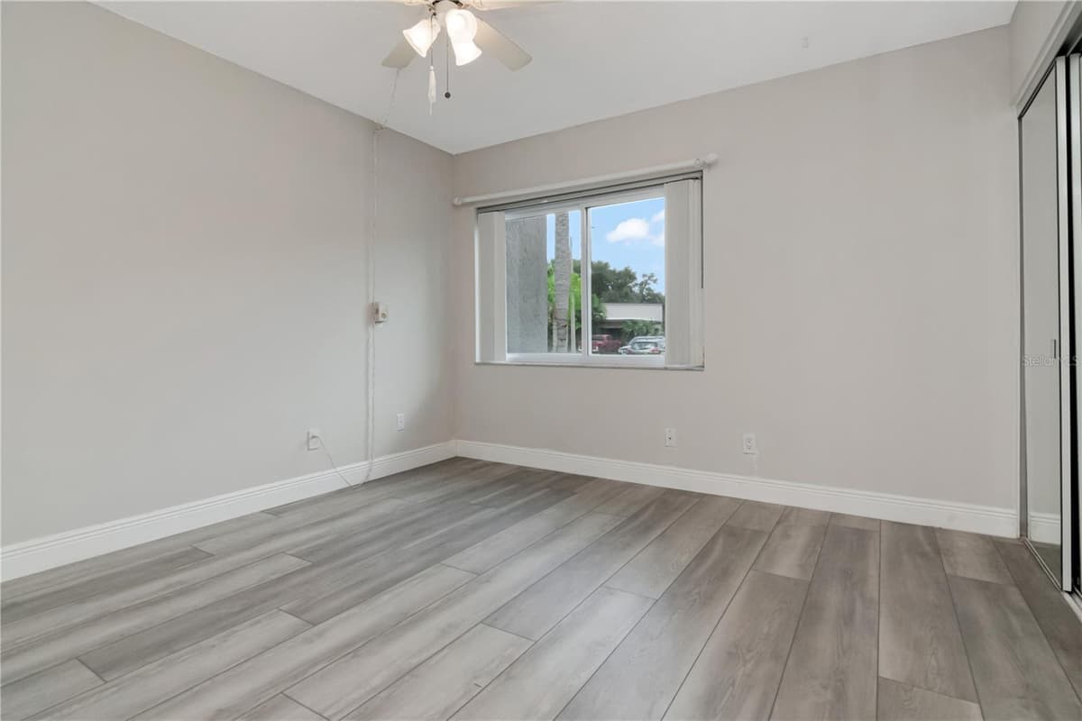 2655 BARKSDALE COURT — photo 17 of 37