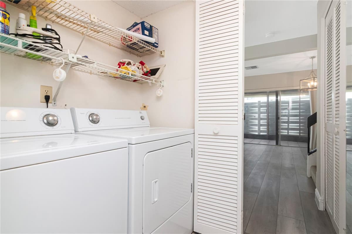 2655 BARKSDALE COURT — photo 16 of 37