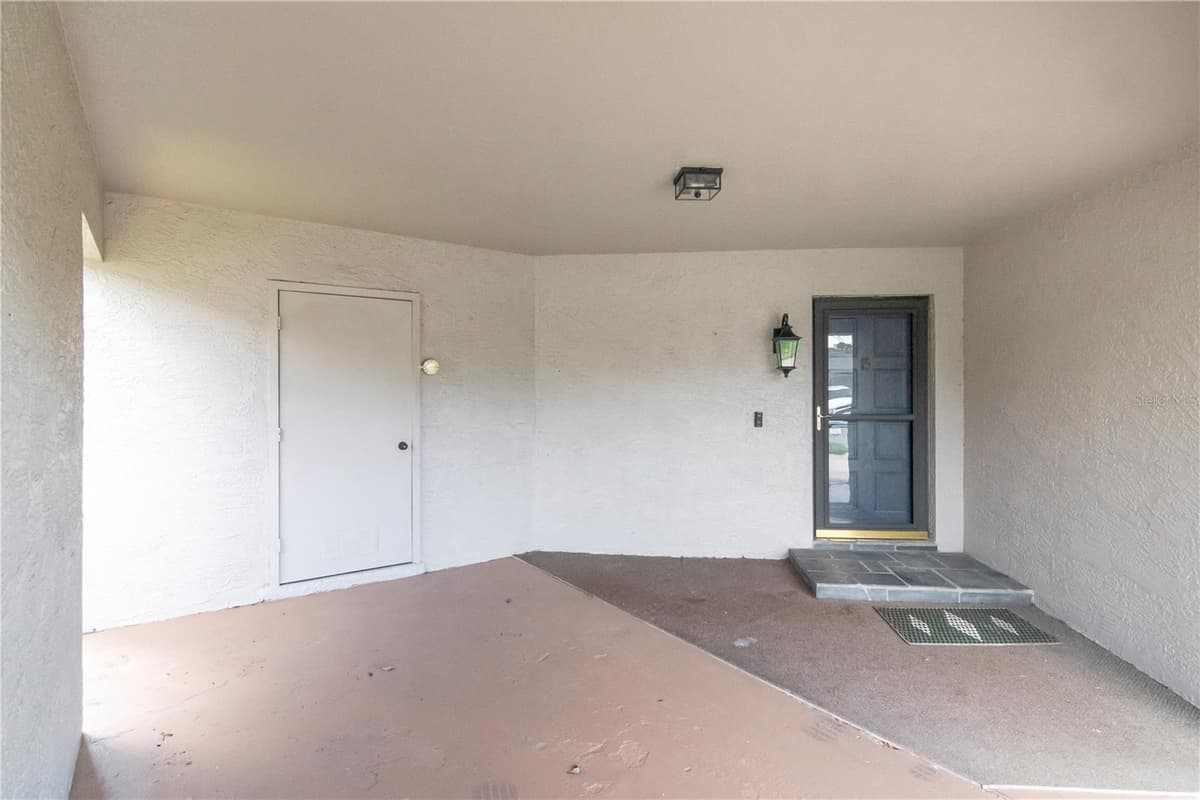 2655 BARKSDALE COURT — photo 2 of 37