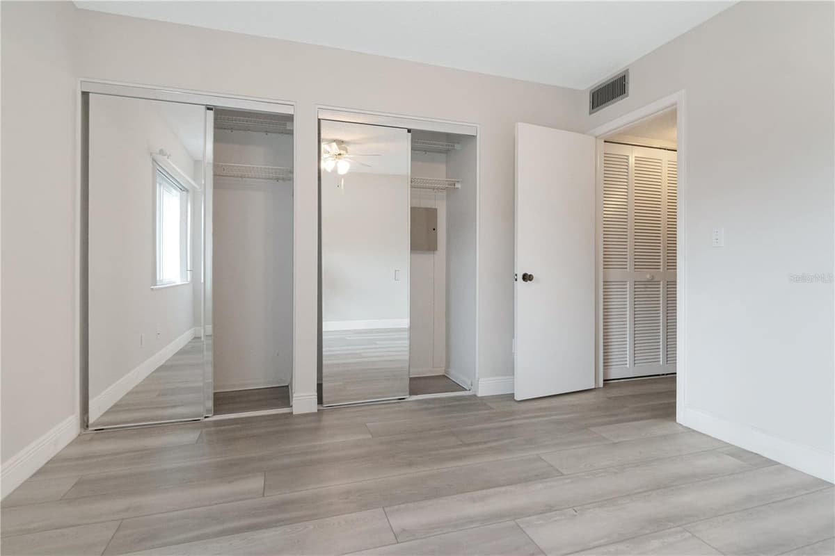 2655 BARKSDALE COURT — photo 18 of 37