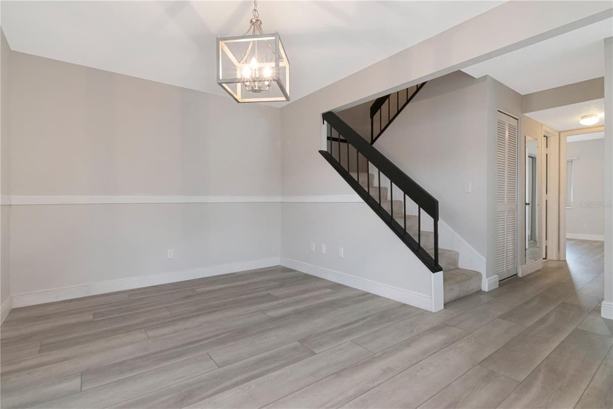 2655 BARKSDALE COURT — photo 7 of 37
