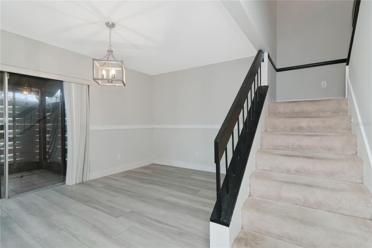 2655 BARKSDALE COURT — photo 6 of 37