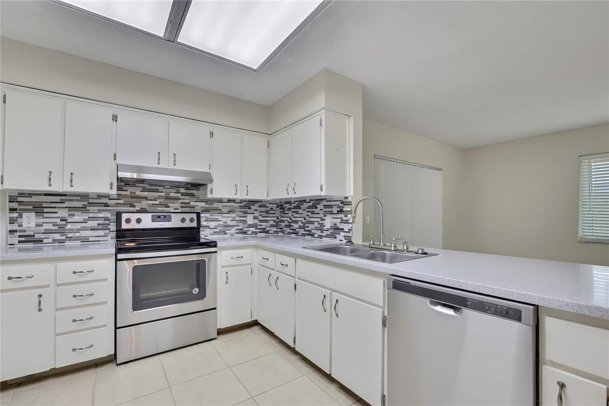 9279 PICKENS STREET — photo 11 of 48