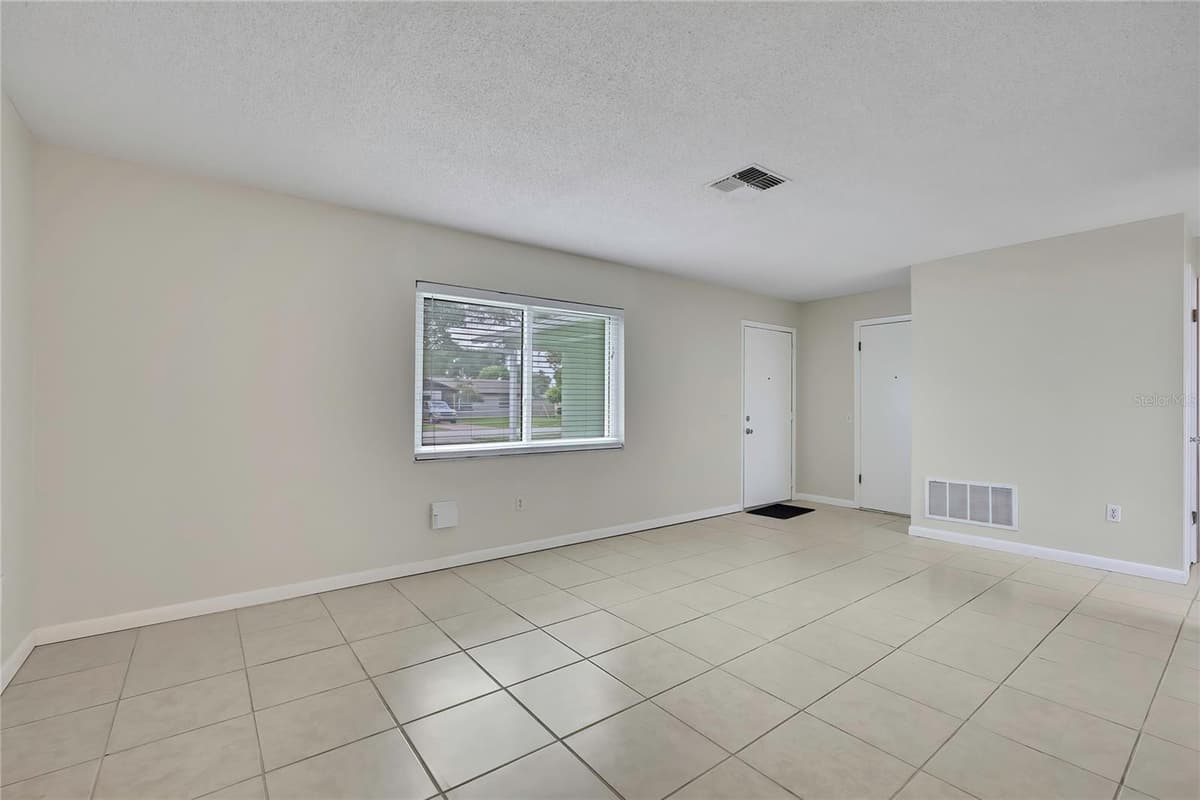 9279 PICKENS STREET — photo 7 of 48