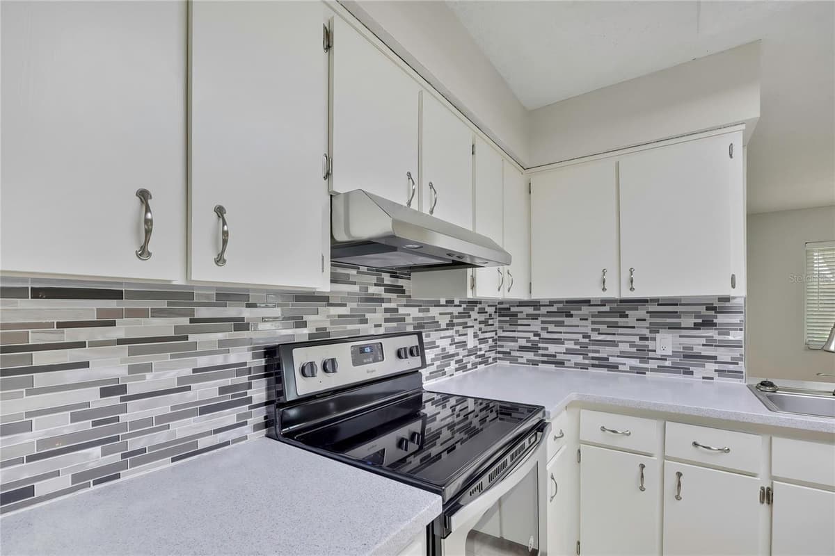 9279 PICKENS STREET — photo 13 of 48
