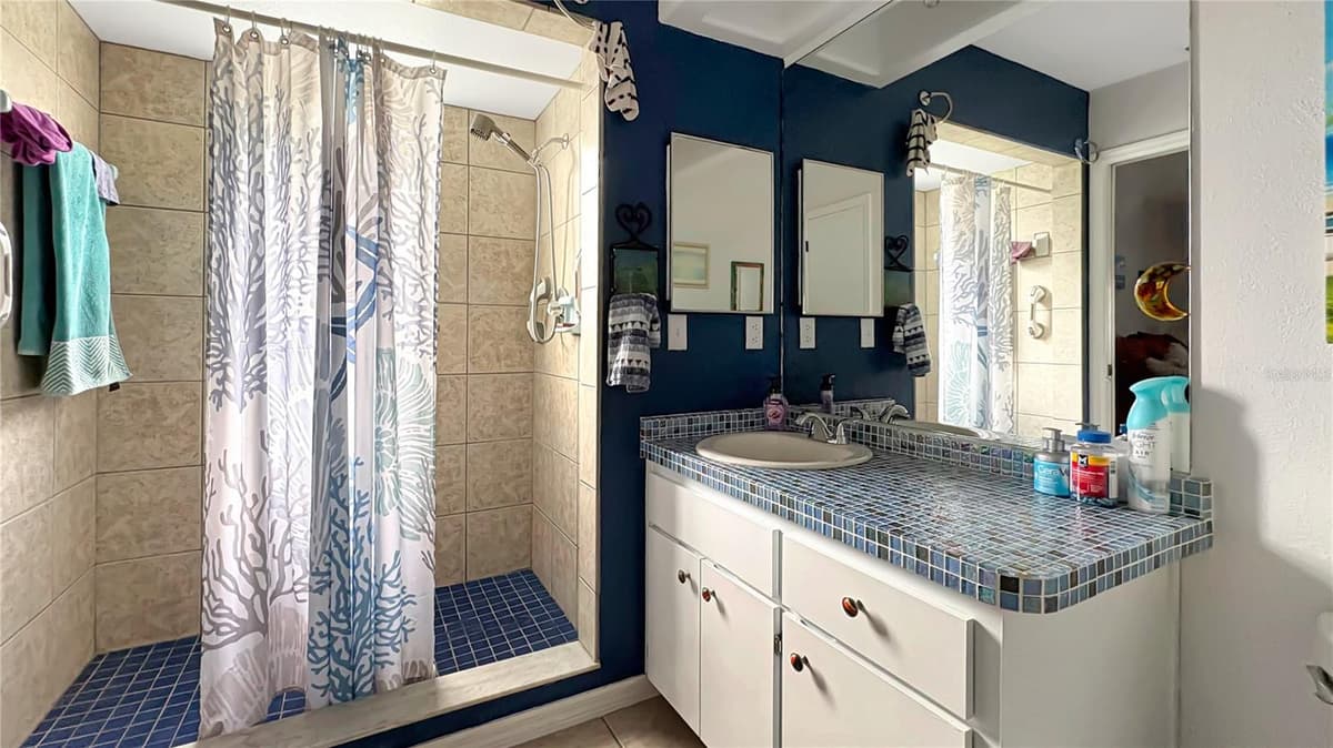 1420 SOMERSET AVENUE — photo 9 of 18