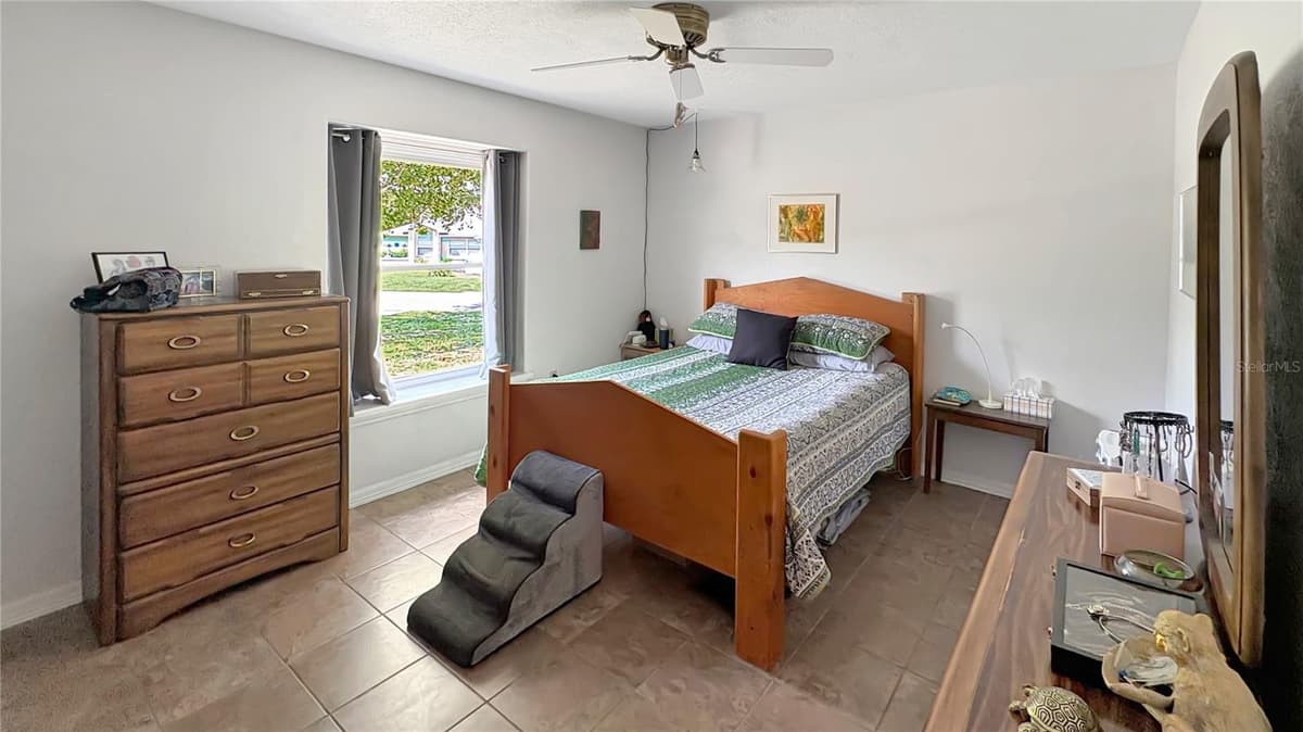 1420 SOMERSET AVENUE — photo 10 of 18