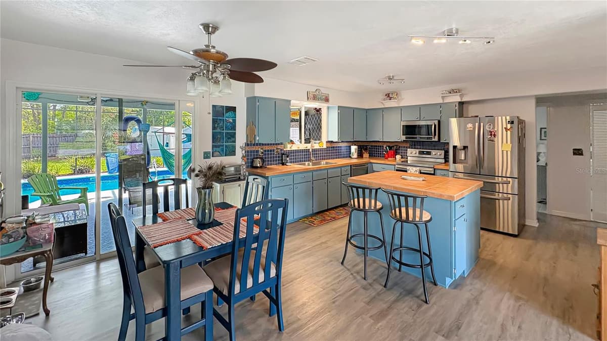 1420 SOMERSET AVENUE — photo 3 of 18
