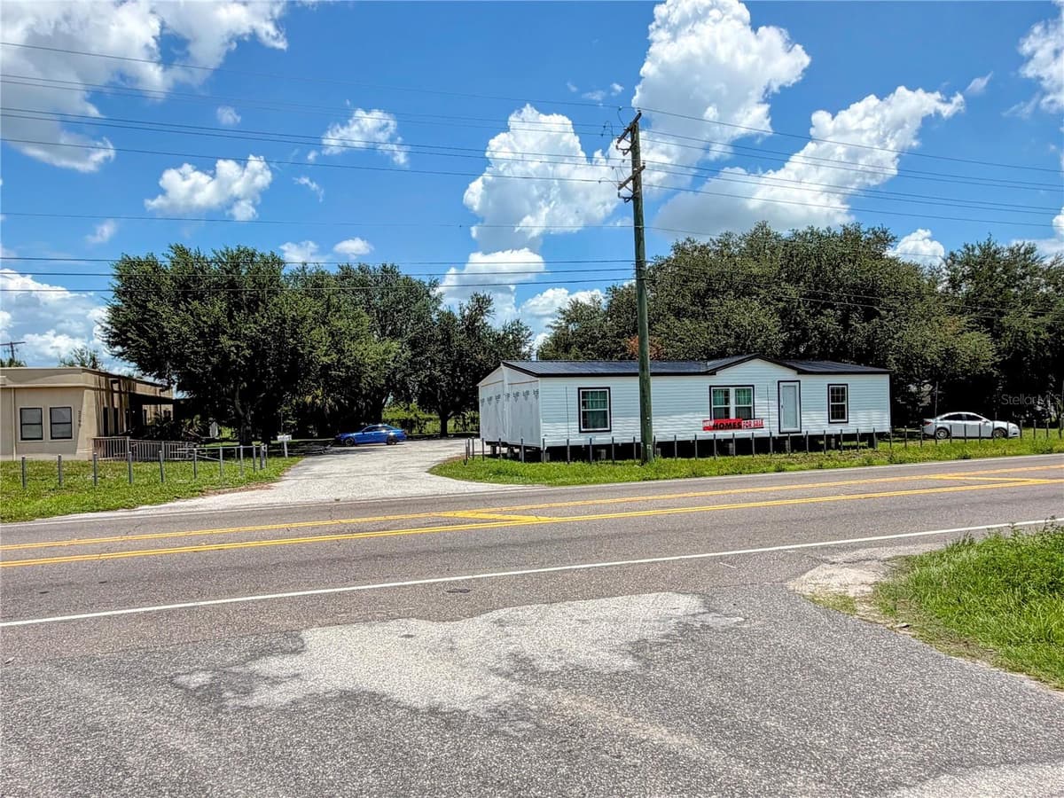 2290 92 HIGHWAY — photo 9 of 18