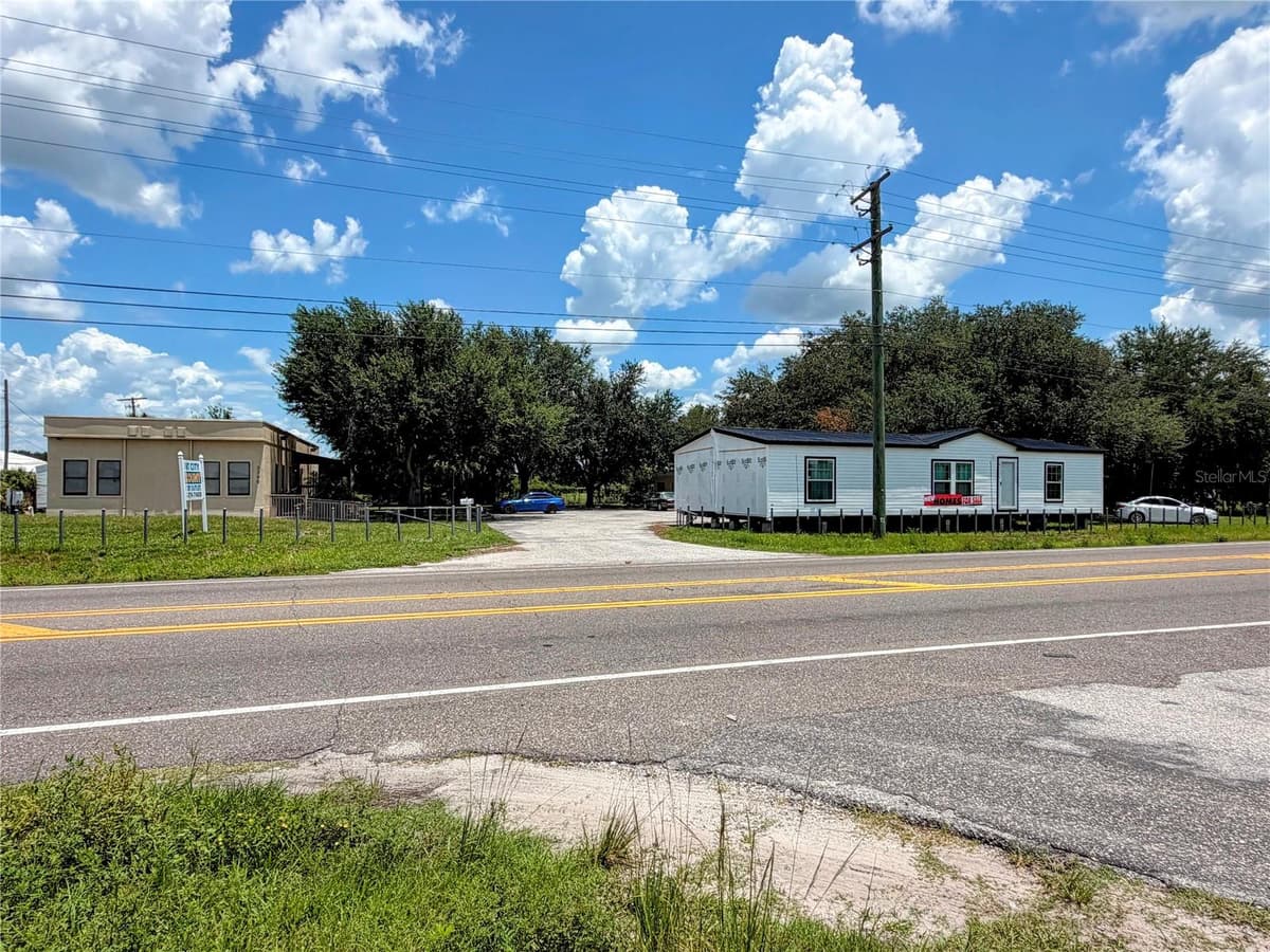2290 92 HIGHWAY — photo 1 of 18