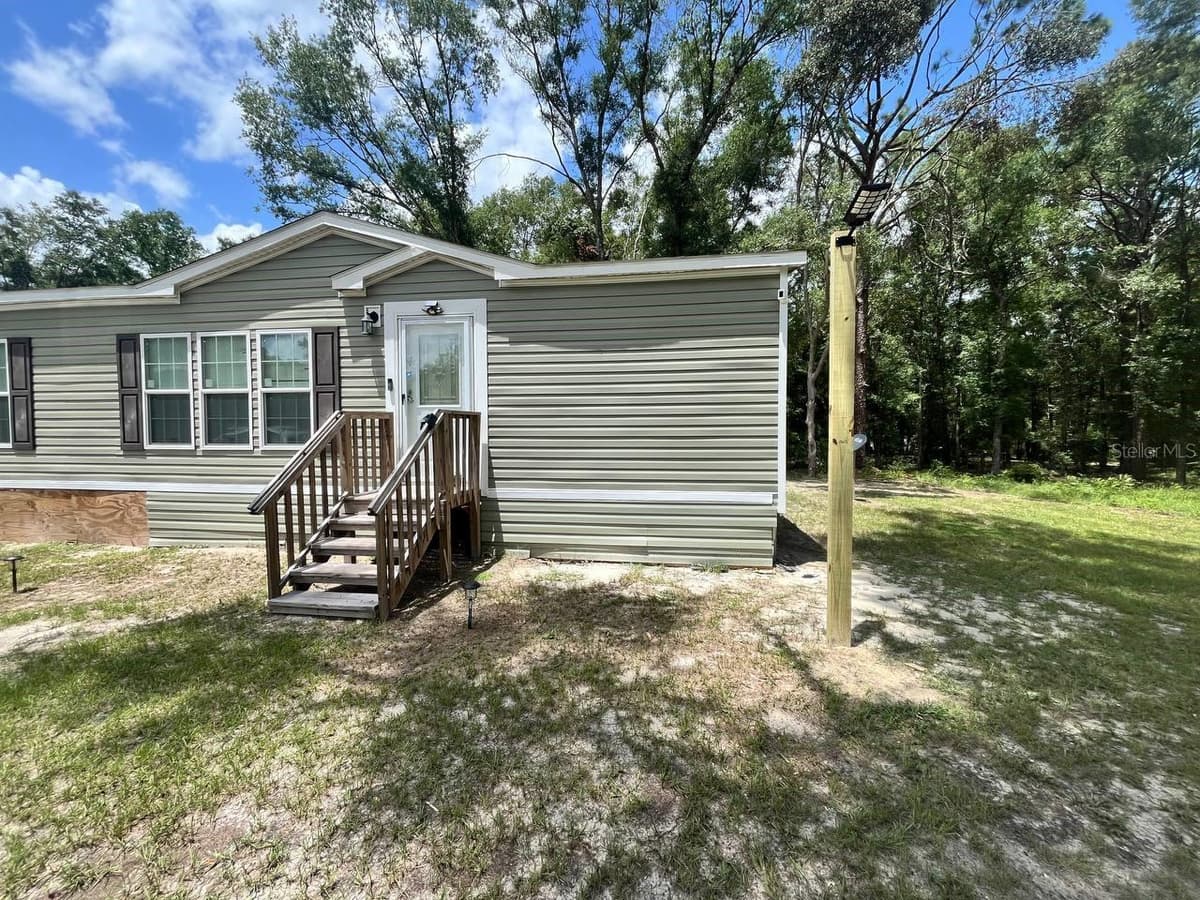 21619 41ST DRIVE — photo 3 of 61