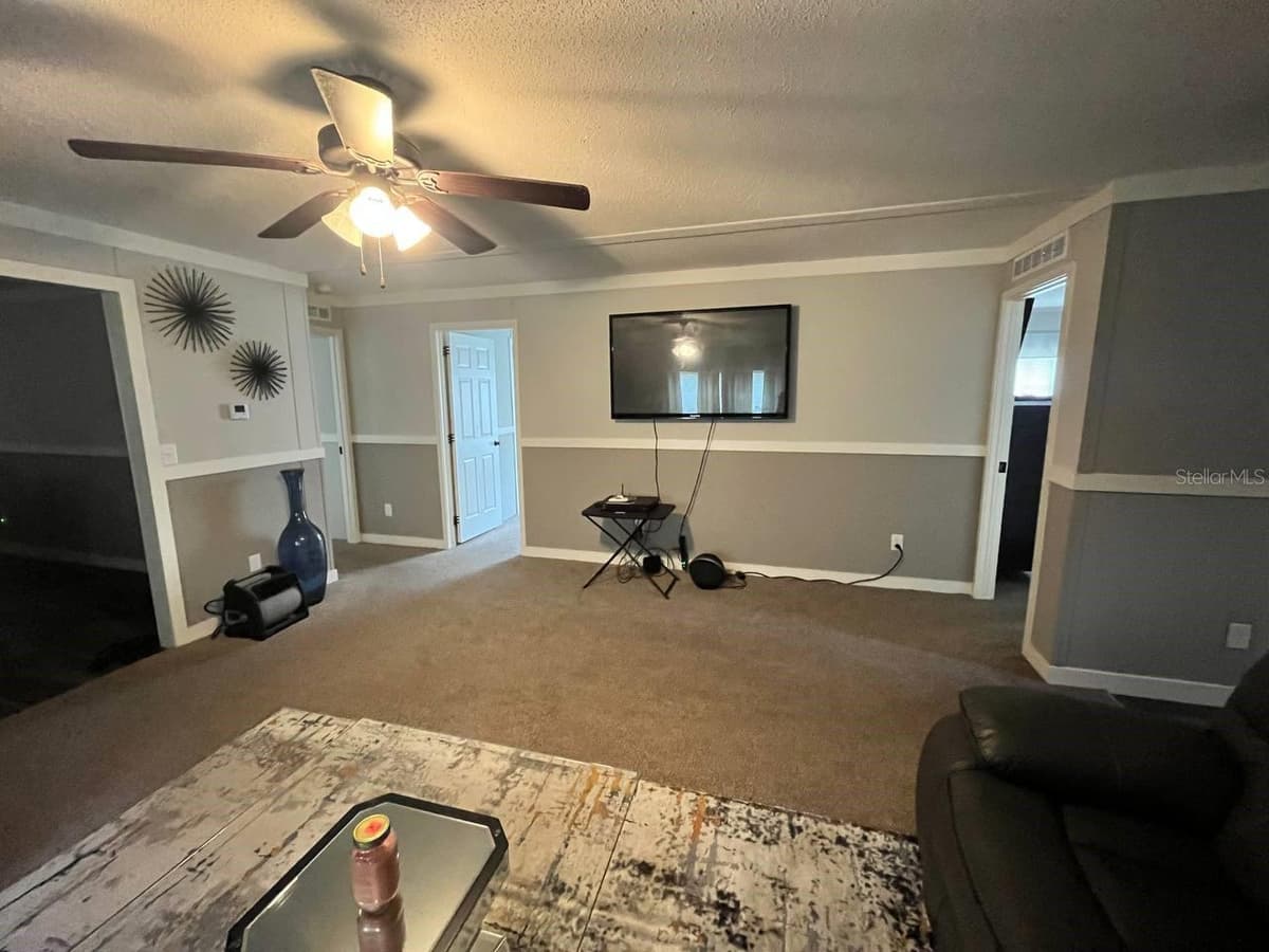 21619 41ST DRIVE — photo 17 of 61