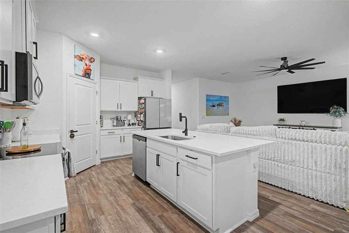 7815 WHEAT STONE DRIVE — photo 10 of 38