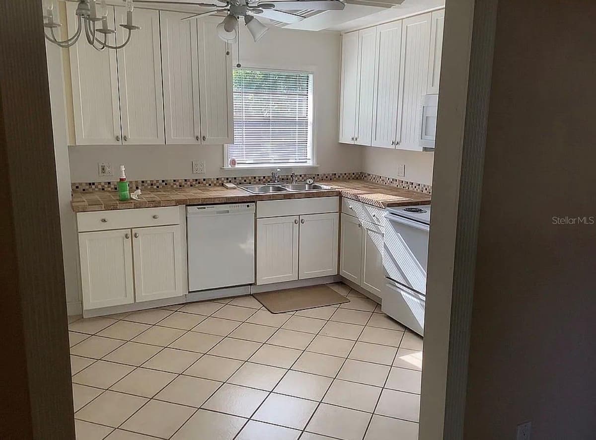 225 MISSISSIPPI AVENUE — photo 8 of 15