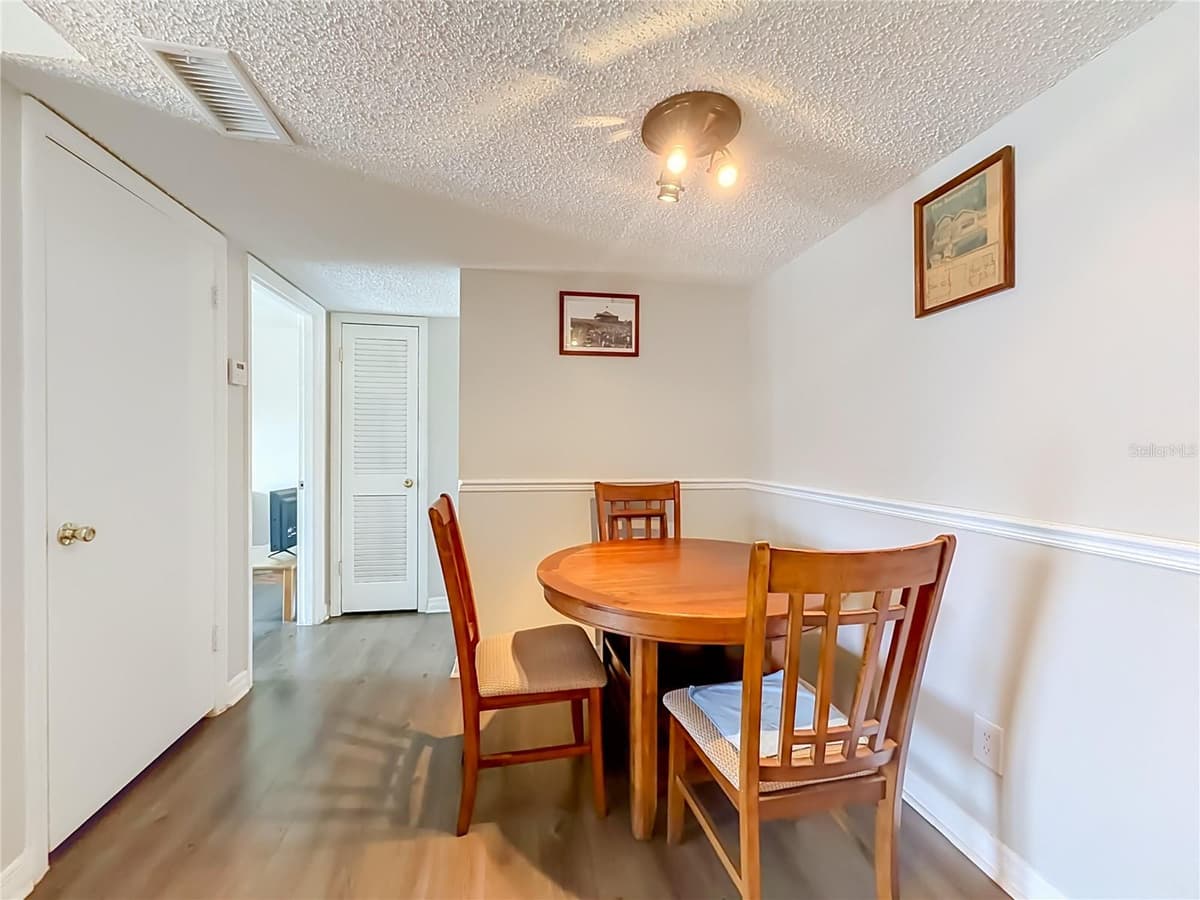 305 WYMORE ROAD — photo 7 of 27