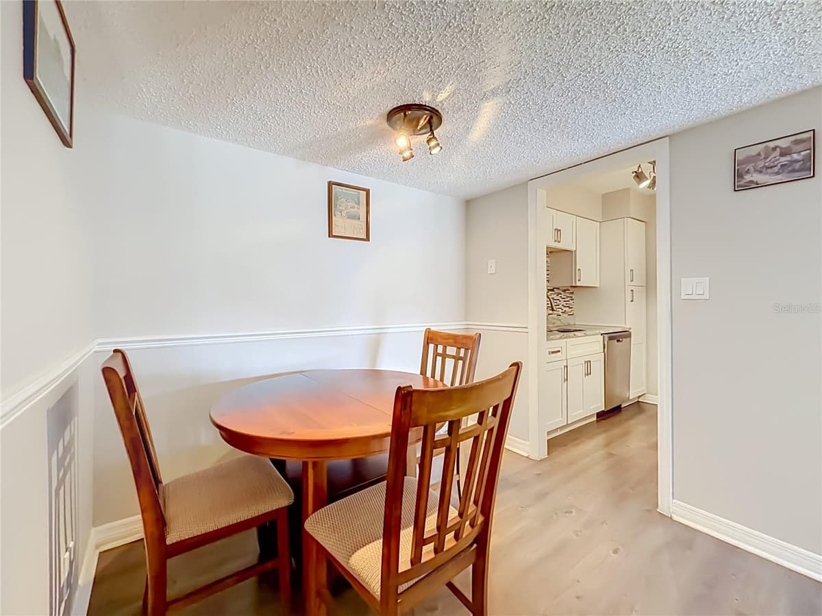305 WYMORE ROAD — photo 8 of 27
