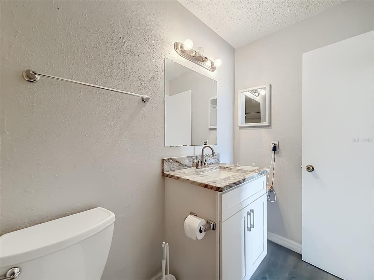 305 WYMORE ROAD — photo 19 of 27