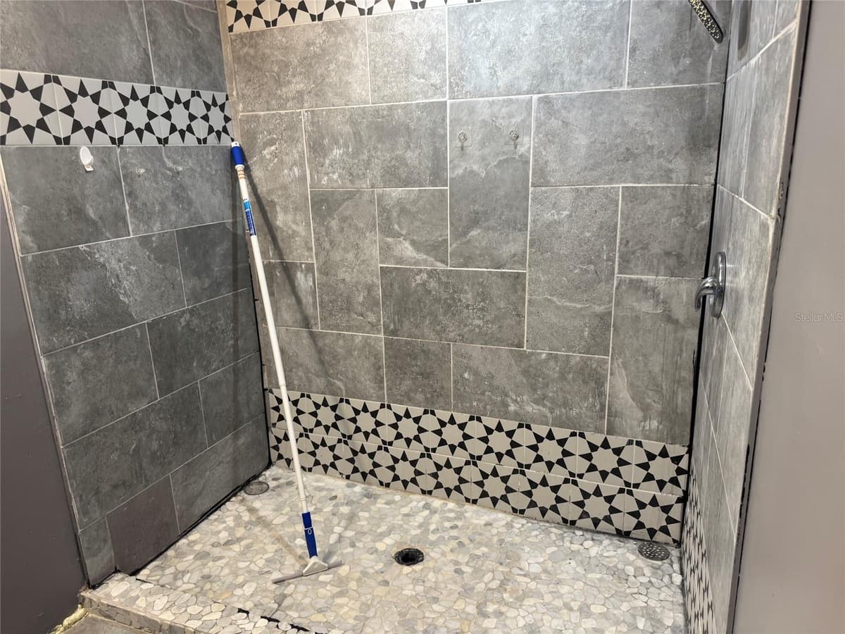 6408 HIGHLAND AVENUE — photo 18 of 54