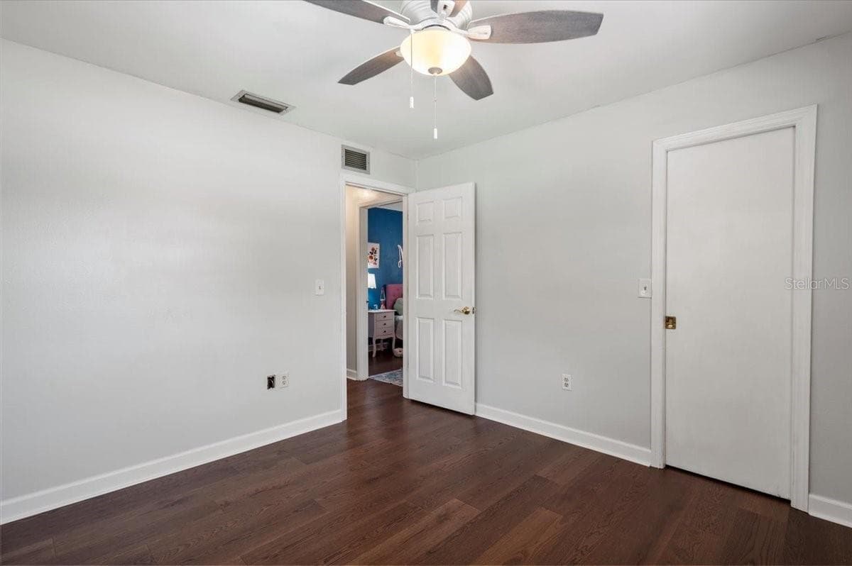 4346 MEADOWLAND CIRCLE — photo 39 of 44
