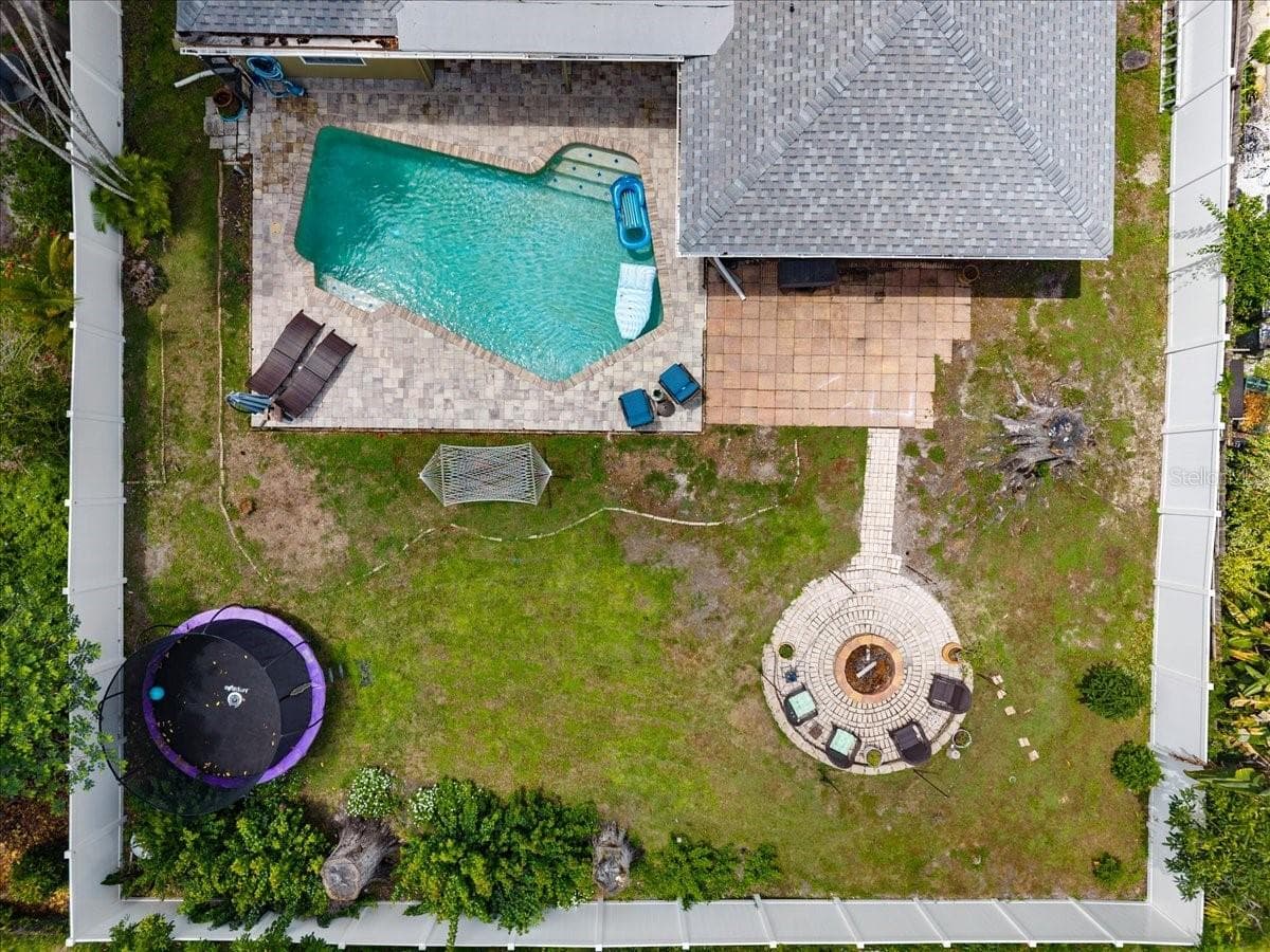 4346 MEADOWLAND CIRCLE — photo 4 of 44