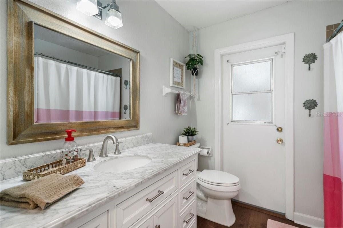 4346 MEADOWLAND CIRCLE — photo 36 of 44