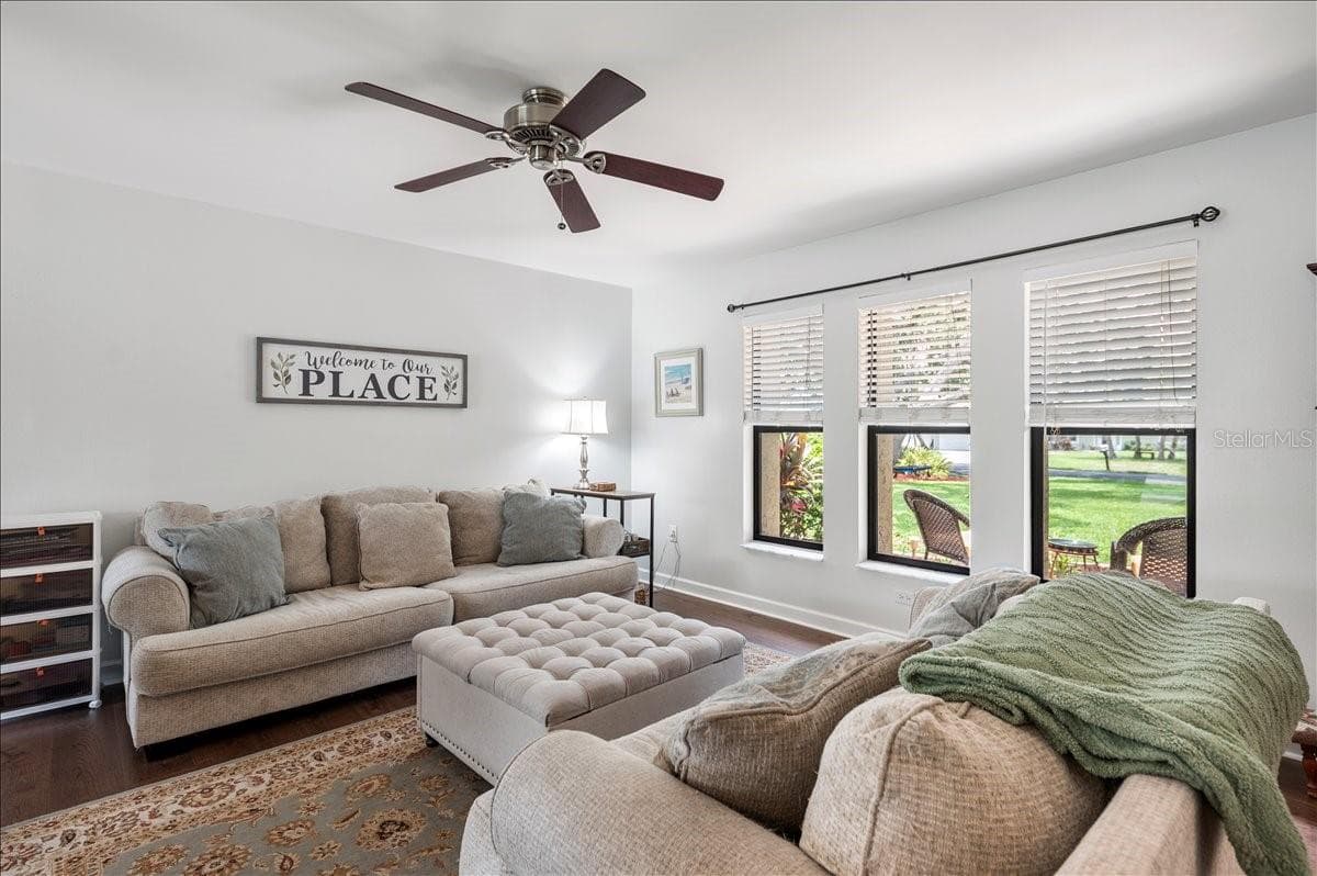 4346 MEADOWLAND CIRCLE — photo 14 of 44
