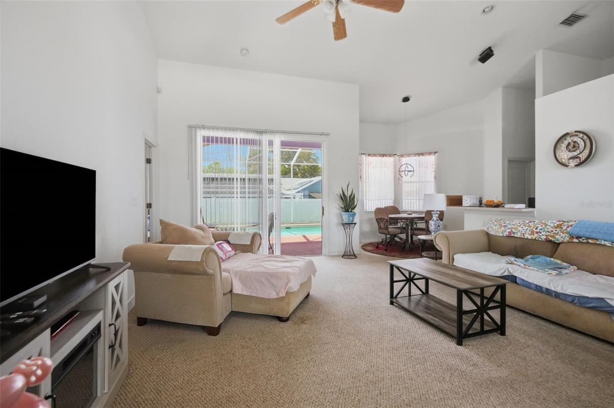 15486 SARATOGA DRIVE — photo 4 of 42