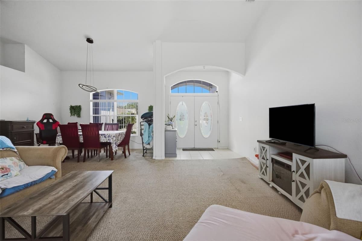 15486 SARATOGA DRIVE — photo 12 of 42