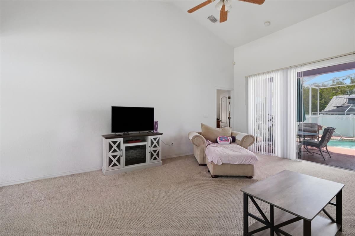 15486 SARATOGA DRIVE — photo 11 of 42