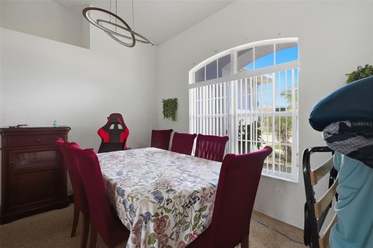 15486 SARATOGA DRIVE — photo 6 of 42