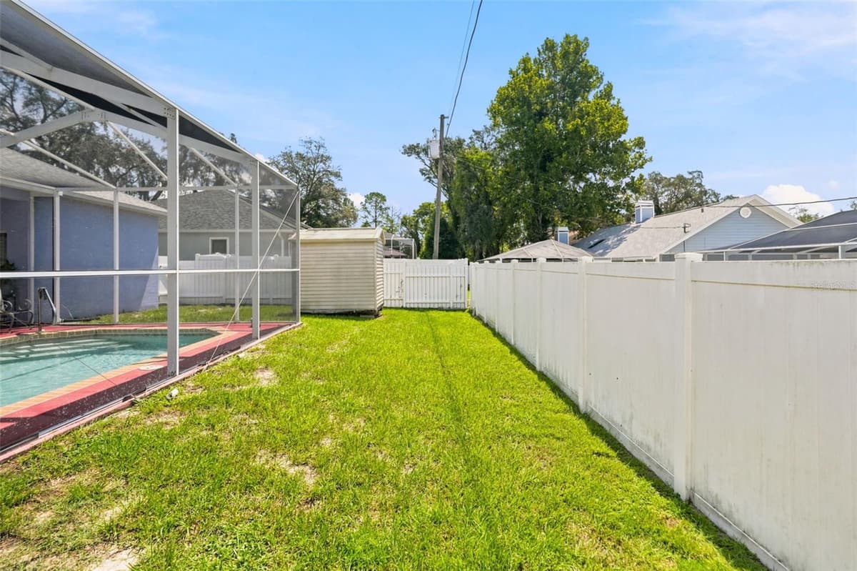 15486 SARATOGA DRIVE — photo 23 of 42