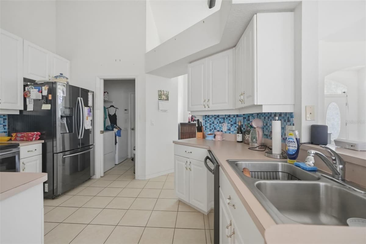15486 SARATOGA DRIVE — photo 13 of 42