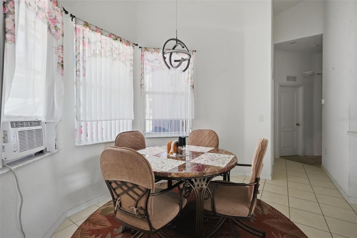 15486 SARATOGA DRIVE — photo 15 of 42
