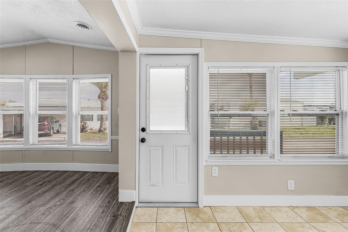 1475 FLAMINGO DRIVE — photo 4 of 34