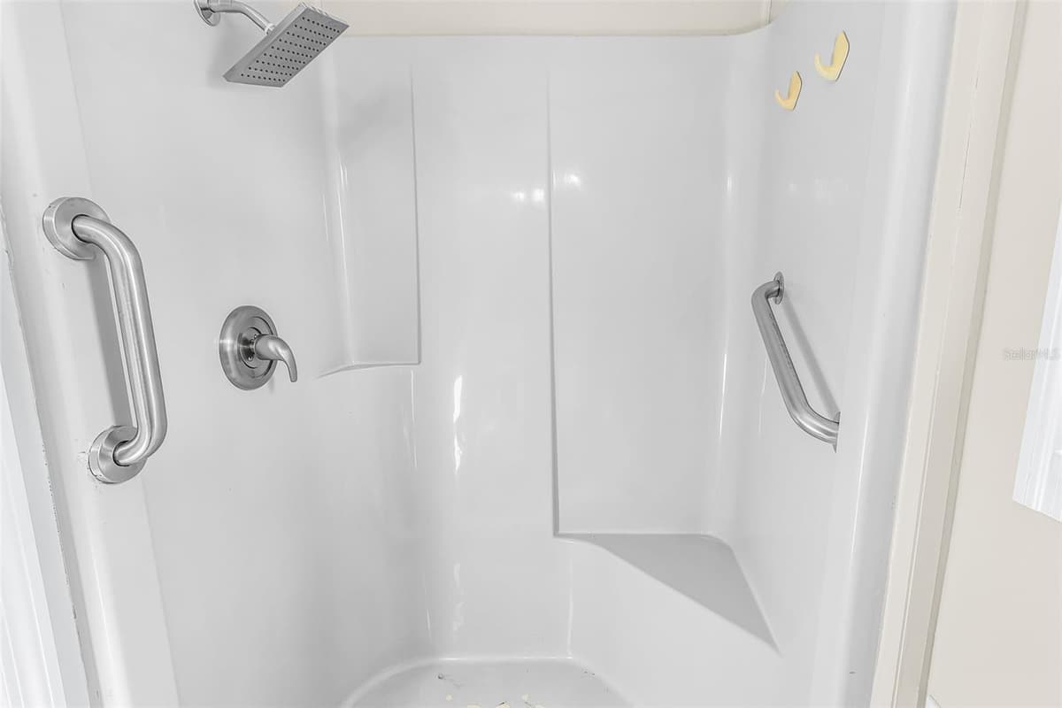 1475 FLAMINGO DRIVE — photo 9 of 34