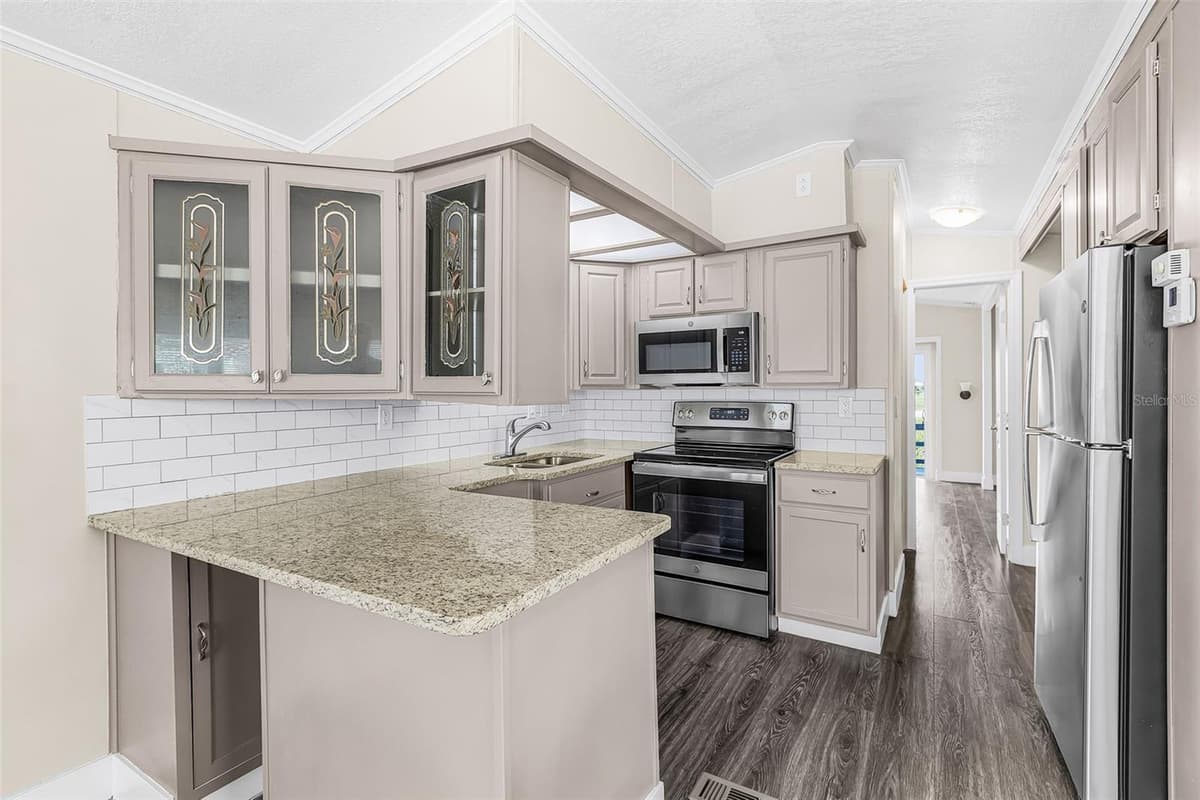 1475 FLAMINGO DRIVE — photo 15 of 34